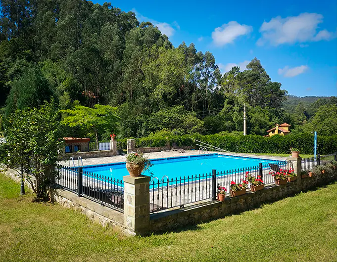piscina el pomar